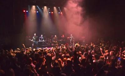 Super Diamond - The Neil Diamond Tribute